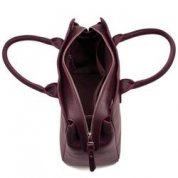 фото Стильная кожаная сумка фиолетового оттенка Two-Ta
